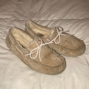 Women’s Ugg Dakota Slippers size 8 almost new